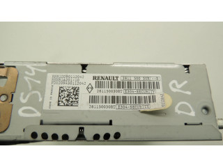 Радио/ проигрыватель CD/DVD / навигация