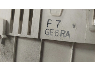 Панель приборов GE6RA Mazda 626