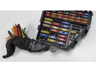 Pojistková skříňka 17381024 Audi TT Mk1 2002