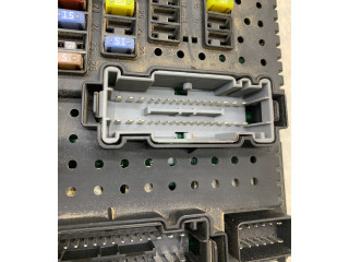 Блок предохранителей 30728512, 06W425   Volvo S60    