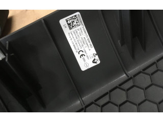 Подушка безопасности водителя    Dacia Duster II