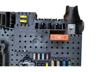 Блок предохранителей 30728512, 28017881   Volvo XC90    