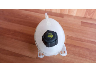 Расширительный бачок охлаждающей жидкости