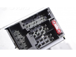 Радио/ проигрыватель CD/DVD / навигация