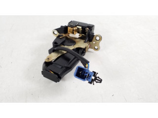 Zámek zadních dveří 69110-02010   Toyota Matrix (E130) 2003