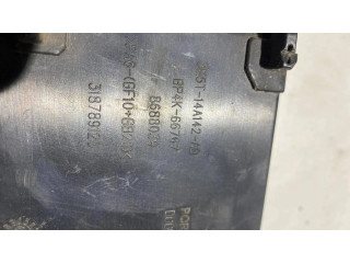 Блок предохранителей 8688040, 8688039 Volvo C70