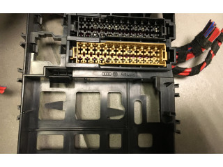 Блок предохранителей  4F0971845   Audi A6 S6 C6 4F    