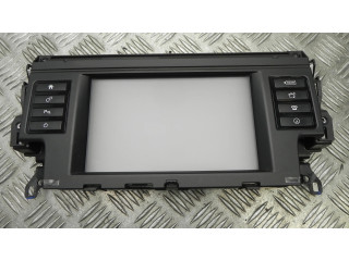 Радио/ проигрыватель CD/DVD / навигация