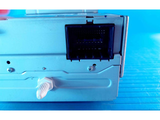 Радио/ проигрыватель CD/DVD / навигация