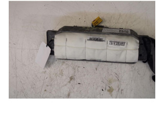 Подушка безопасности водителя Audi A6 S6 C5 4B