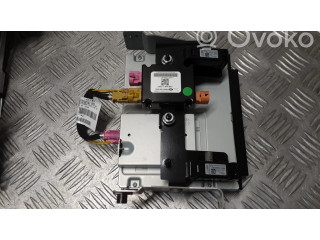 Радио/ проигрыватель CD/DVD / навигация