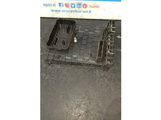   Pojistková skříňka    Volkswagen Tiguan 2007