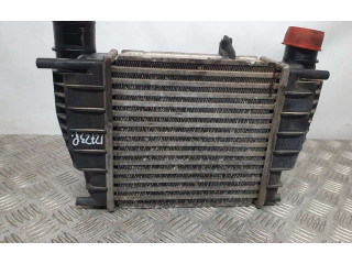 Интеркулер  8200471885B, 880590XC   Renault Clio II 