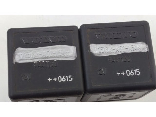 Блок предохранителей  30797010, 30728133   Volvo S60    