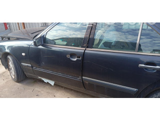 Zpětné zrcátko Mercedes-Benz E W210