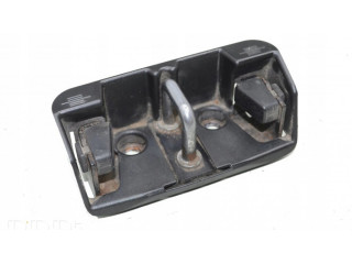 Петля замка багажника