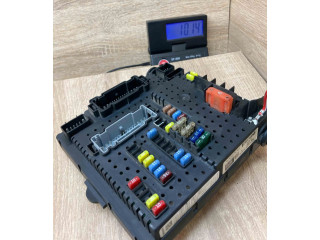 Блок предохранителей 30728512, 28017881 Volvo S60