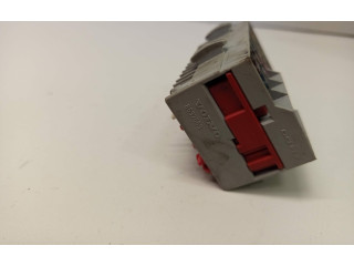 Блок предохранителей 8637669   Volvo XC90    