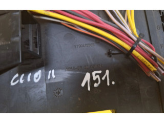 Блок предохранителей 7700415565 Renault Clio II