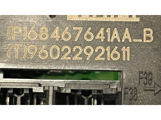 Pojistková skříňka 68467641AA Dodge RAM 2020