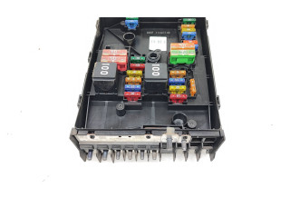 Блок предохранителей  1K0937125D, 1K0937118   Skoda Yeti (5L)    