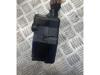 Блок предохранителей  8D1941824   Audi A8 S8 D3 4E    