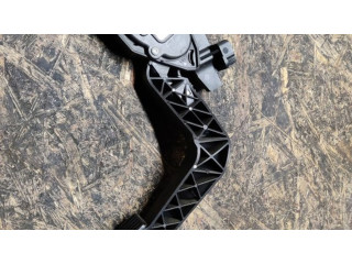 Педаль акселератора