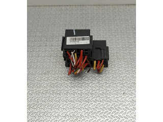 Блок предохранителей 243517538R Renault Clio IV