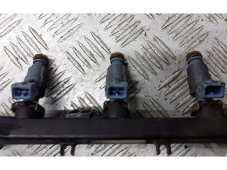 Топливная рампа A1600700295 Smart ForFour I