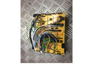 Блок предохранителей     Peugeot 2008 I    