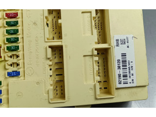 Блок предохранителей 8219038120   SsangYong Musso    