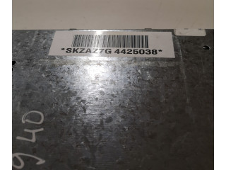 Радио/ проигрыватель CD/DVD / навигация