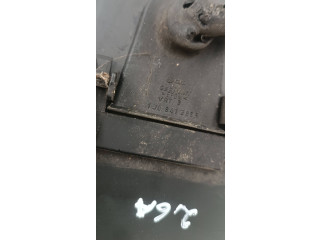 Блок предохранителей 1J0941389b Volkswagen Golf IV