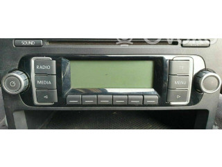 Радио/ проигрыватель CD/DVD / навигация