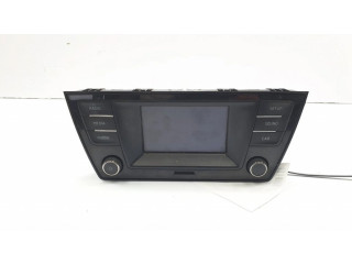 Радио/ проигрыватель CD/DVD / навигация