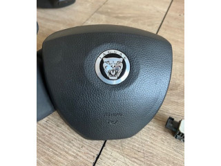 Подушка безопасности водителя Jaguar XF X250