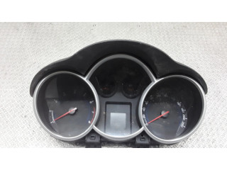 Přístrojová deska Chevrolet Cruze 2013 95080027