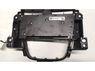 Радио/ проигрыватель CD/DVD / навигация