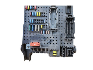 Блок предохранителей 8676391, 12217799 Volvo XC90