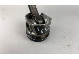  Поршень с шатуном  02604LA, 04LADE  Audi A3 S3 8V  