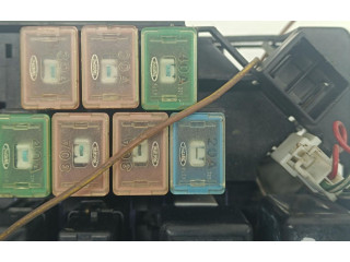 Блок предохранителей Jeep Cherokee