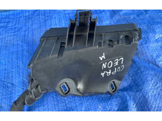 Блок предохранителей  5WA937132A   Cupra Leon    