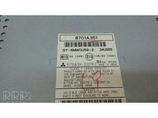 Радио/ проигрыватель CD/DVD / навигация