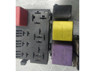 Блок предохранителей 7703297566C Renault Clio II