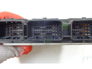 Блок управления двигателем Блок управления 5M61-12A650-AA Mazda 3 I