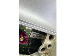 Дисплей    108954300G   Tesla Model 3