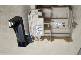 Блок предохранителей 827300H030A, 5G230457 Peugeot 108