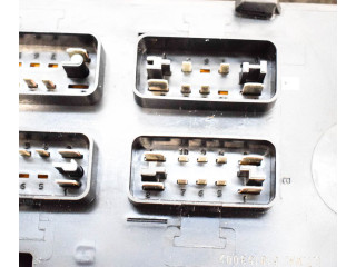 Блок предохранителей LJA2822BF Jaguar XK8 - XKR