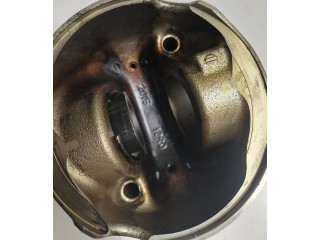 Píst 12R0 BMW 1 F20 F21