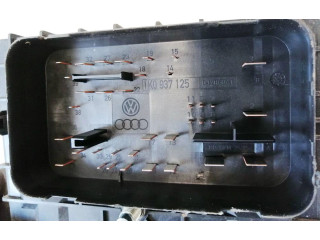 Блок предохранителей 1k0937125, 233185560 Volkswagen Golf Plus